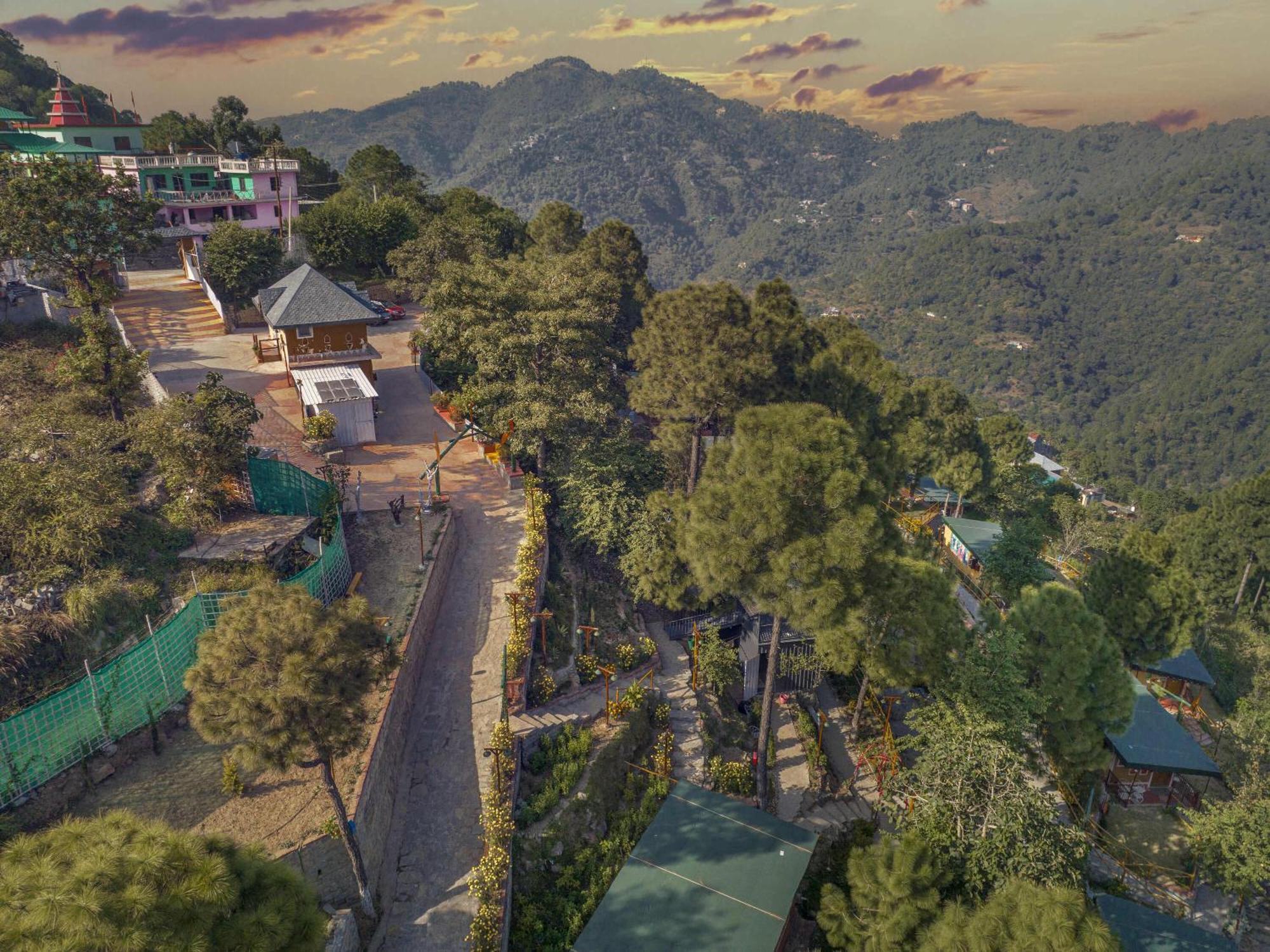 Hotel A Kasauli Ggaon By Echor Extérieur photo