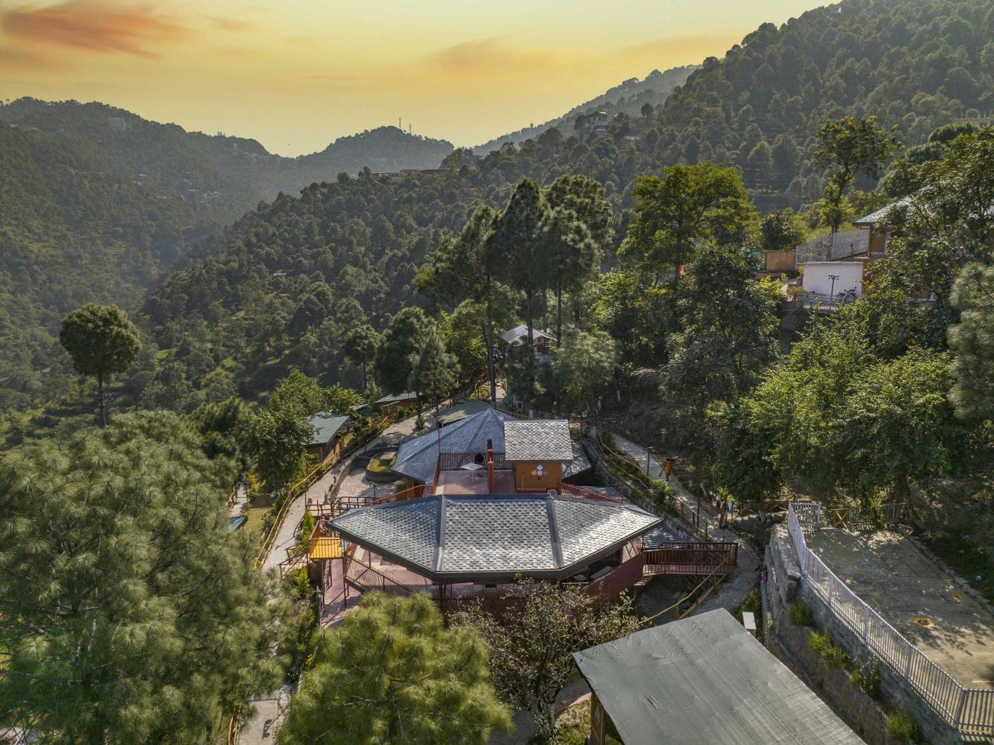 Hotel A Kasauli Ggaon By Echor Extérieur photo