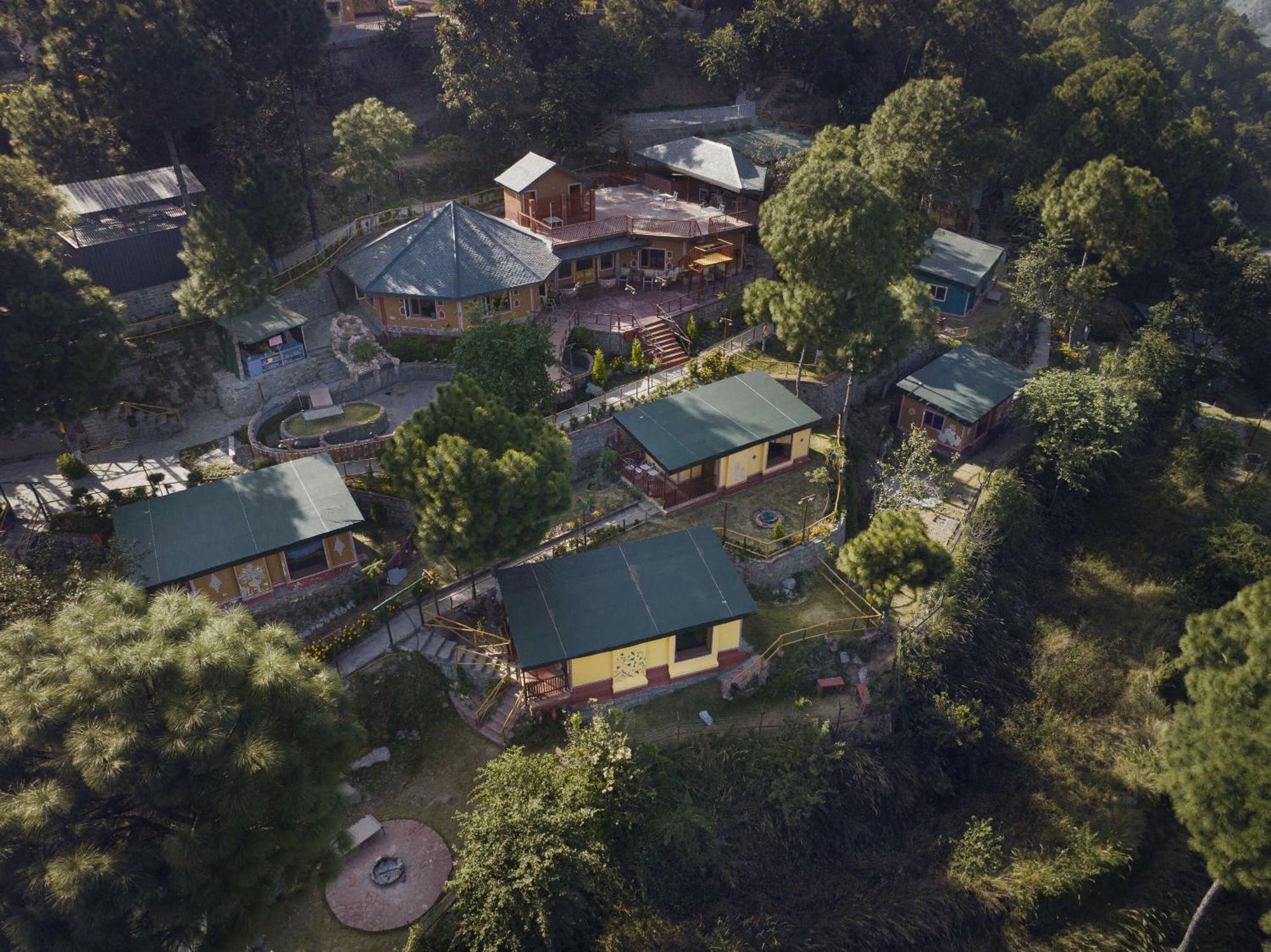 Hotel A Kasauli Ggaon By Echor Extérieur photo