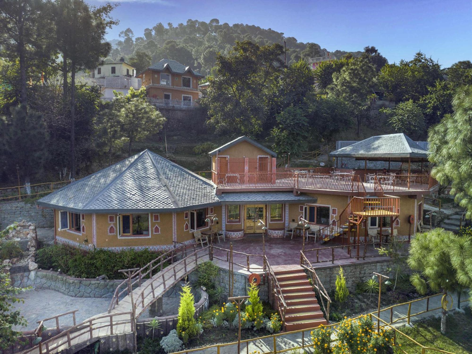 Hotel A Kasauli Ggaon By Echor Extérieur photo